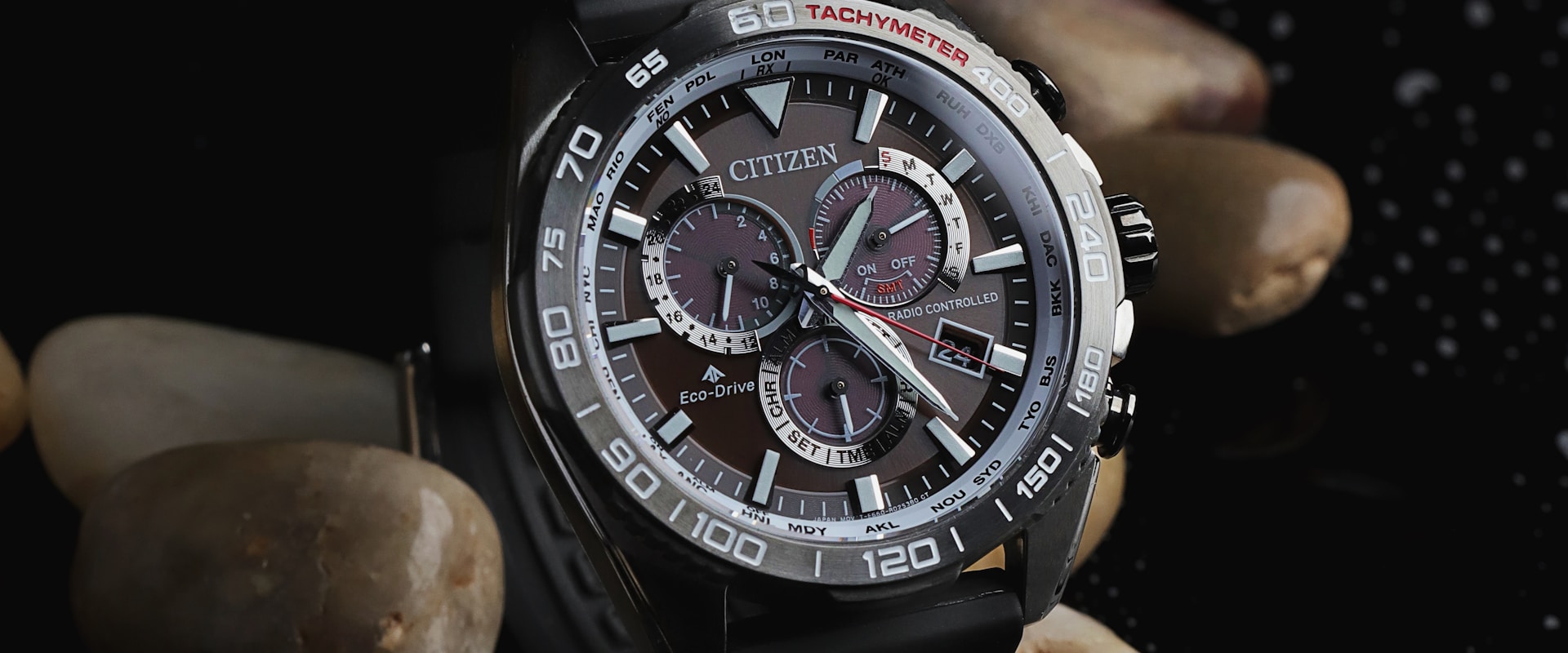 COLLECTIBLES & ACCESSORIES